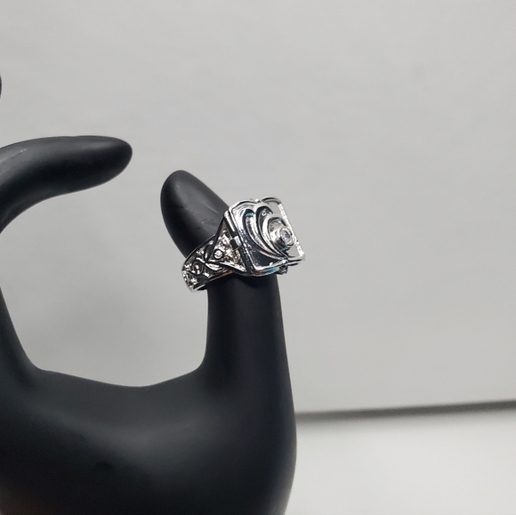 Mens Silver Open Locklet Secret Compartment Ring - Picture 5 of 16